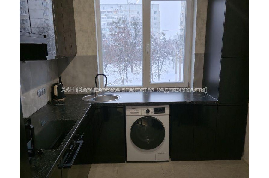 Продам квартиру, 1 кім., 42 м², евроремонт 