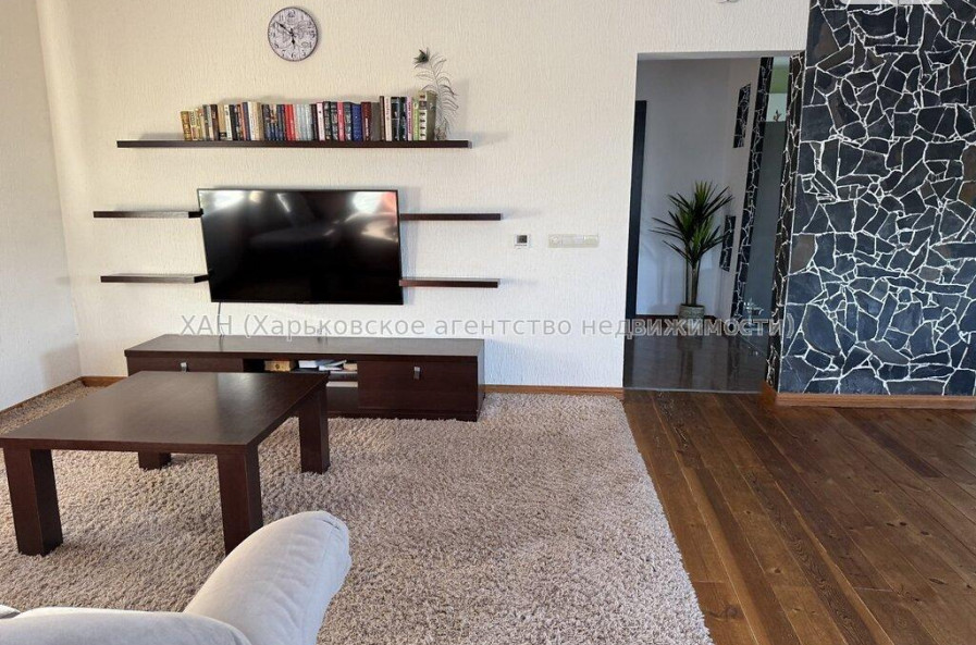 Продам будинок, Таранушенко ул. , 195 м², 7.70 соток, евроремонт 