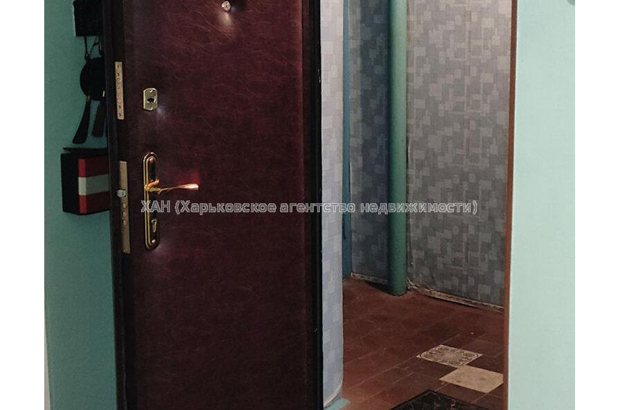 Продам квартиру, 12 Апреля ул. , 2 кім., 50 м², косметический ремонт 