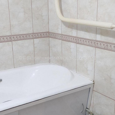 Продам квартиру, 12 Апреля ул. , 2 кім., 50 м², косметический ремонт 