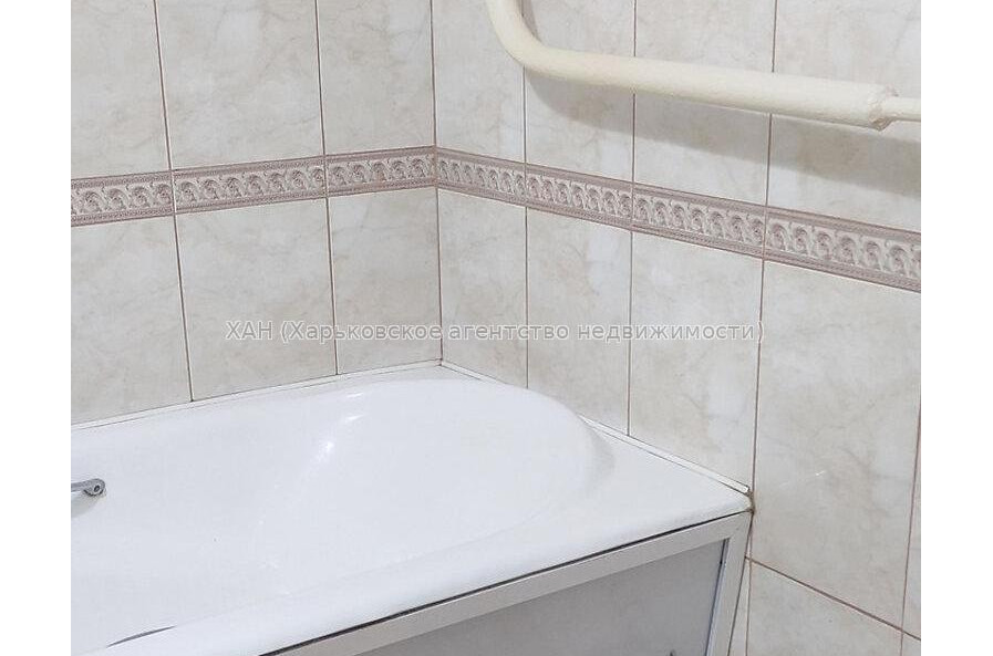 Продам квартиру, 12 Апреля ул. , 2 кім., 50 м², косметический ремонт 