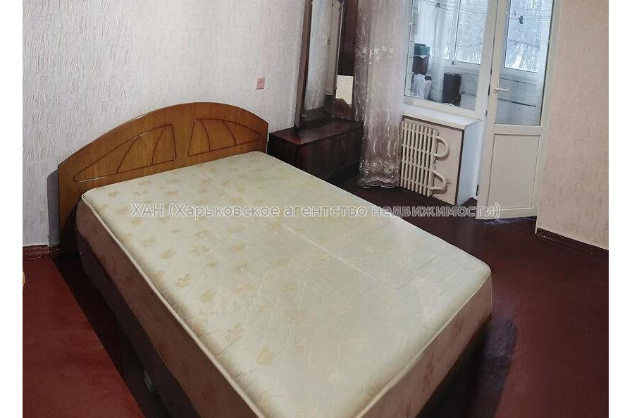 Продам квартиру, 12 Апреля ул. , 2 кім., 50 м², косметический ремонт 