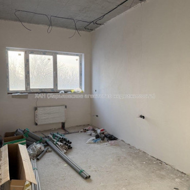 Продам квартиру, Молочная ул. , 3 кім., 109 м², без отделочных работ 