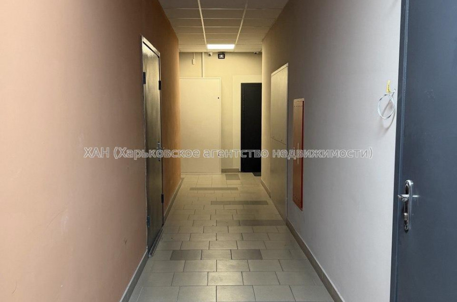 Продам квартиру, Молочная ул. , 3 кім., 109 м², без отделочных работ 