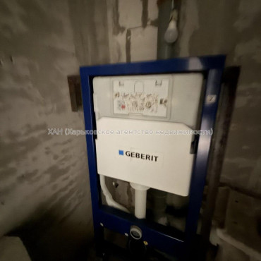 Продам квартиру, Молочная ул. , 3 кім., 109 м², без отделочных работ 