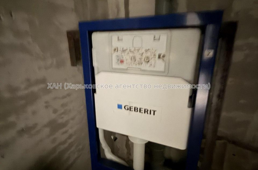 Продам квартиру, Молочная ул. , 3 кім., 109 м², без отделочных работ 