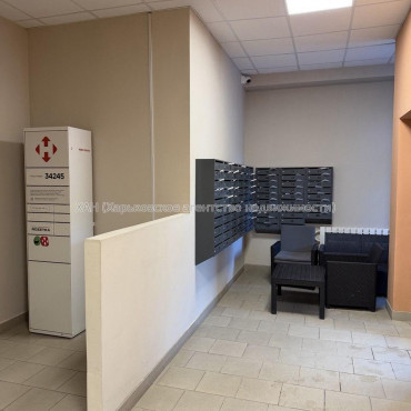 Продам квартиру, Молочная ул. , 3 кім., 109 м², без отделочных работ 