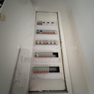 Продам квартиру, Молочная ул. , 3 кім., 109 м², без отделочных работ 