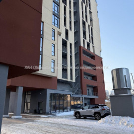 Продам квартиру, Молочная ул. , 3  ком., 109 м², без отделочных работ