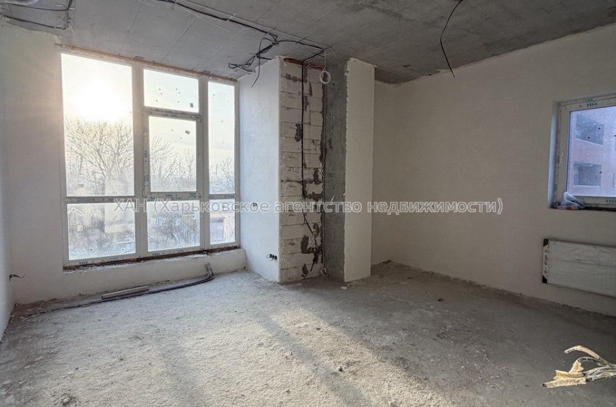 Продам квартиру, Молочная ул. , 3 кім., 109 м², без отделочных работ 