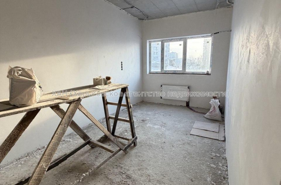 Продам квартиру, Молочная ул. , 3 кім., 109 м², без отделочных работ 