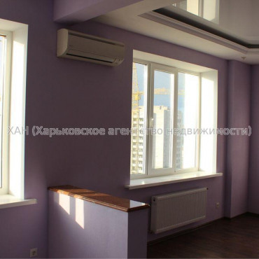 Продам квартиру, Молочная ул. , 3  ком., 80 м², капитальный ремонт 