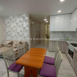 Продам квартиру, Молочная ул. , 1 кім., 50 м², авторский дизайн