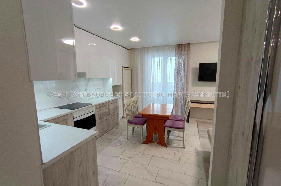 Продам квартиру, Молочная ул. , 1 кім., 50 м², авторский дизайн 