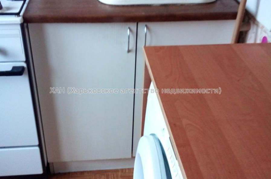 Продам квартиру, Золочевская ул. , 2  ком., 46 м², капитальный ремонт 