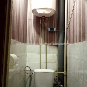 Продам квартиру, Золочевская ул. , 2  ком., 46 м², капитальный ремонт 