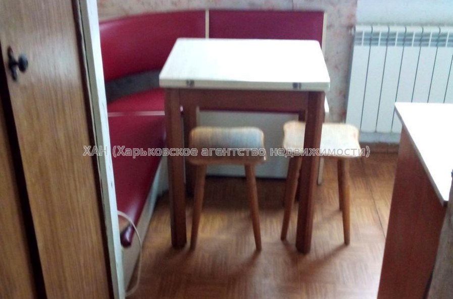 Продам квартиру, Золочевская ул. , 2  ком., 46 м², капитальный ремонт 