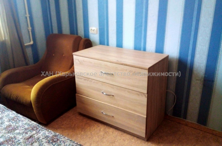 Продам квартиру, Золочевская ул. , 2  ком., 46 м², капитальный ремонт 