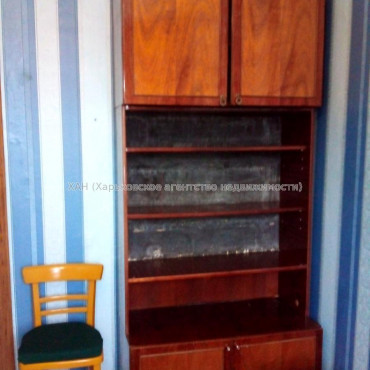 Продам квартиру, Золочевская ул. , 2  ком., 46 м², капитальный ремонт 