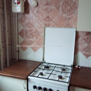 Продам квартиру, Золочевская ул. , 2  ком., 46 м², капитальный ремонт 