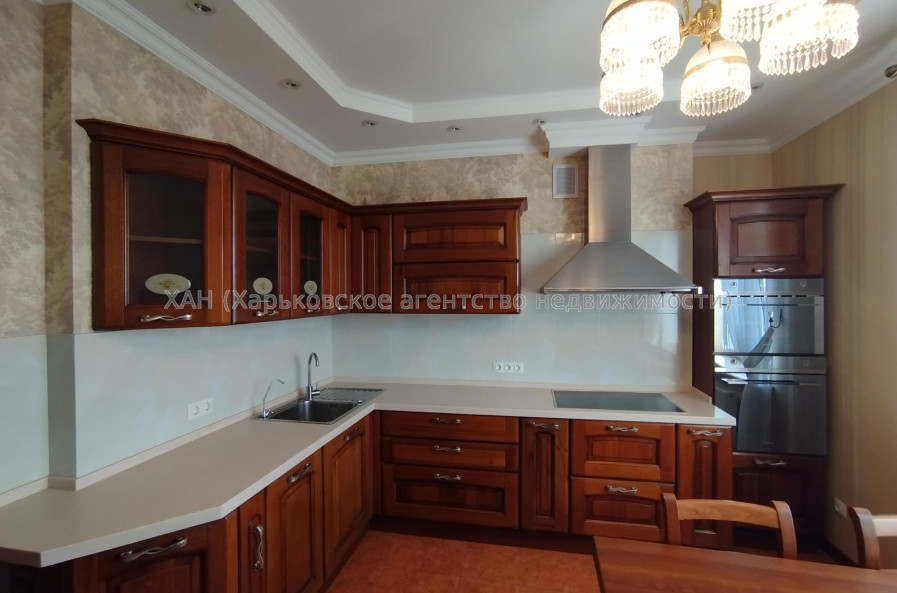 Сдам квартиру, Науки просп. , 45/3 , 2  ком., 100 м², авторский дизайн 