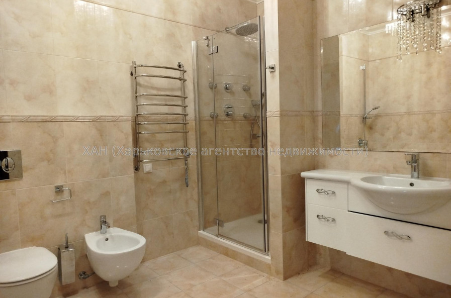 Сдам квартиру, Науки просп. , 45/3 , 2  ком., 100 м², авторский дизайн 