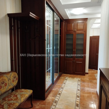 Сдам квартиру, Науки просп. , 45/3 , 2  ком., 100 м², авторский дизайн 