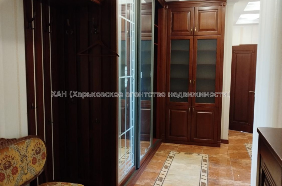 Сдам квартиру, Науки просп. , 45/3 , 2  ком., 100 м², авторский дизайн 