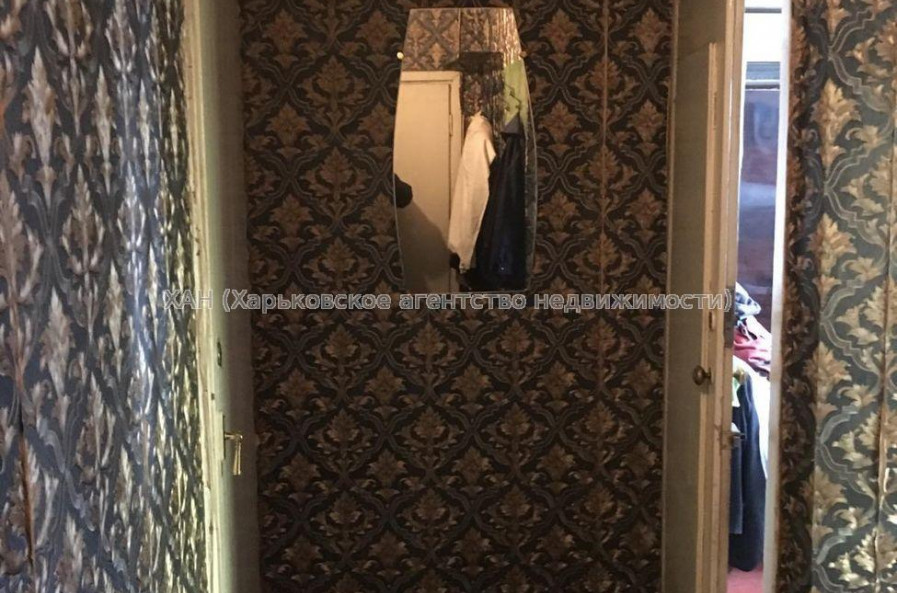 Продам квартиру, Владислава Зубенко ул. , 1 кім., 18 м², косметический ремонт 