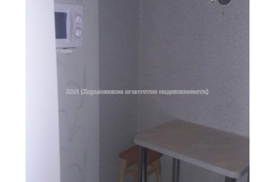 Продам квартиру, Валентиновская ул. , 1  ком., 15 м², капитальный ремонт 