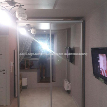 Продам квартиру, Валентиновская ул. , 1  ком., 15 м², капитальный ремонт 