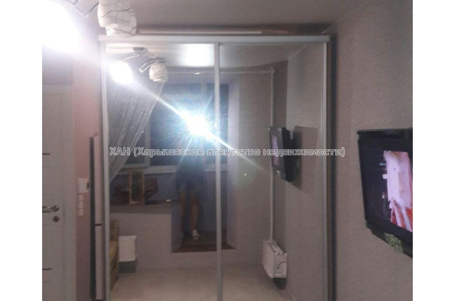 Продам квартиру, Валентиновская ул. , 1  ком., 15 м², капитальный ремонт 