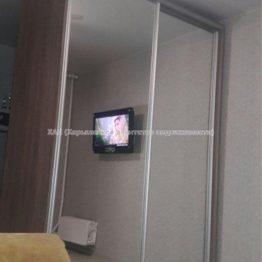 Продам квартиру, Валентиновская ул. , 1  ком., 15 м², капитальный ремонт 