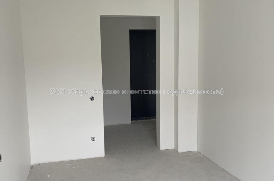 Продам квартиру, Деревянко ул. , 1 кім., 33 м², без отделочных работ 