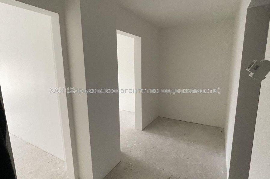 Продам квартиру, Деревянко ул. , 1 кім., 33 м², без отделочных работ 