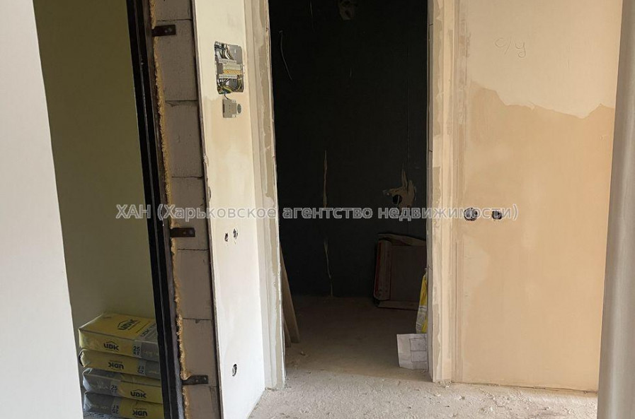 Продам квартиру, Деревянко ул. , 1  ком., 33 м², без отделочных работ 