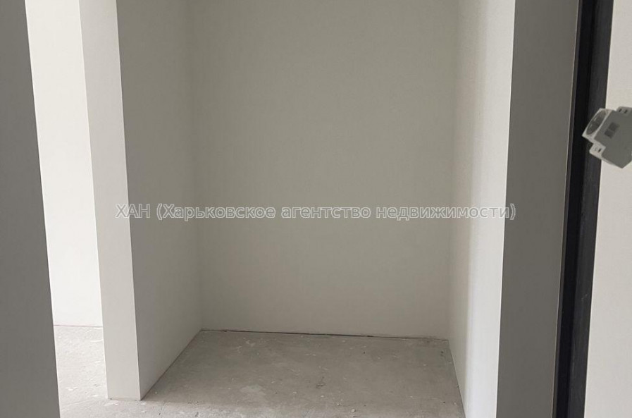 Продам квартиру, Деревянко ул. , 1 кім., 33 м², без отделочных работ 