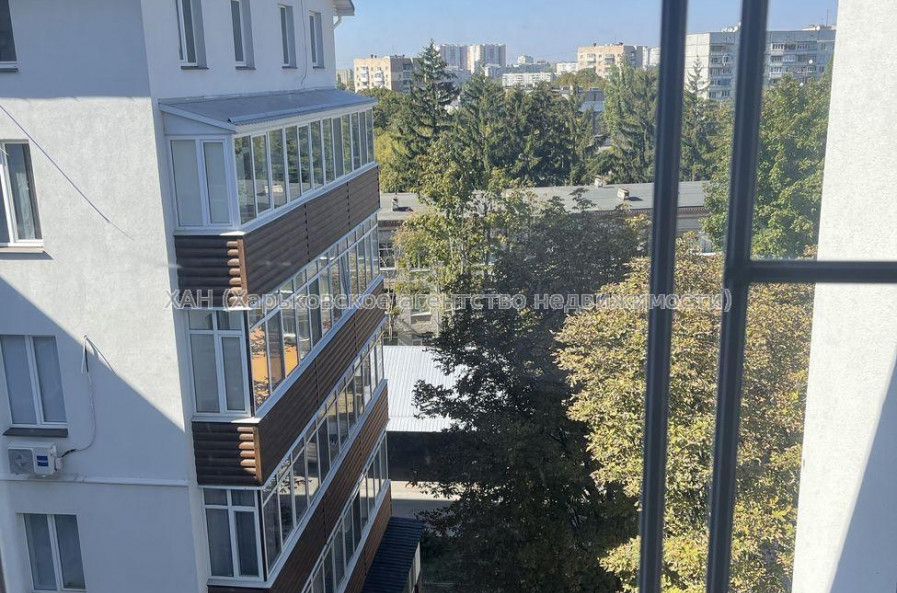 Продам квартиру, Деревянко ул. , 1  ком., 33 м², без отделочных работ 