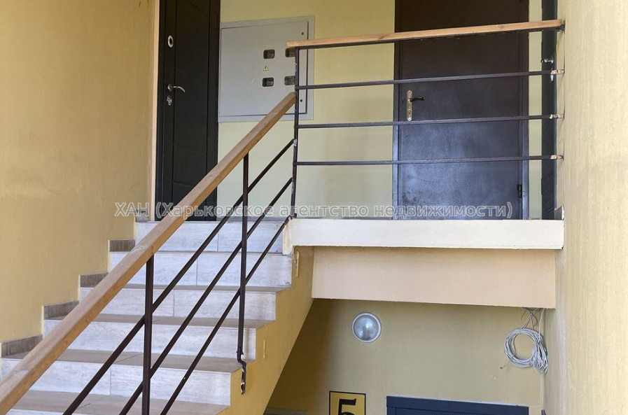 Продам квартиру, Деревянко ул. , 1  ком., 33 м², без отделочных работ 