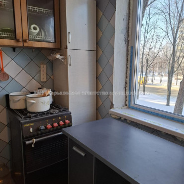 Продам квартиру, Гвардейцев Широнинцев ул. , 2  ком., 46 м², советский ремонт 