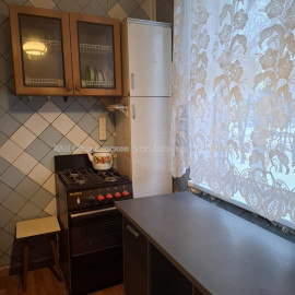 Продам квартиру, Гвардейцев Широнинцев ул. , 2 кім., 46 м², советский ремонт