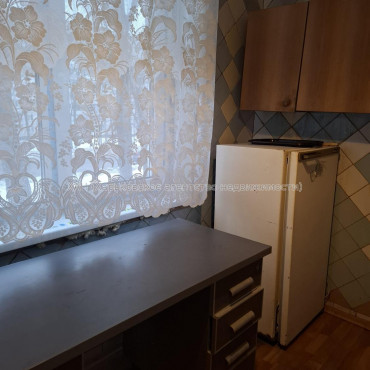 Продам квартиру, Гвардейцев Широнинцев ул. , 2  ком., 46 м², без ремонта 