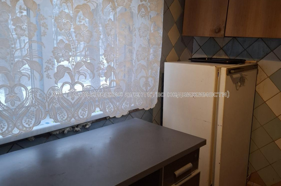 Продам квартиру, Гвардейцев Широнинцев ул. , 2  ком., 46 м², без ремонта 