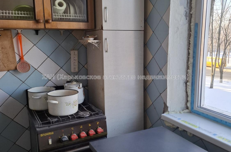 Продам квартиру, Гвардейцев Широнинцев ул. , 2  ком., 46 м², советский ремонт 