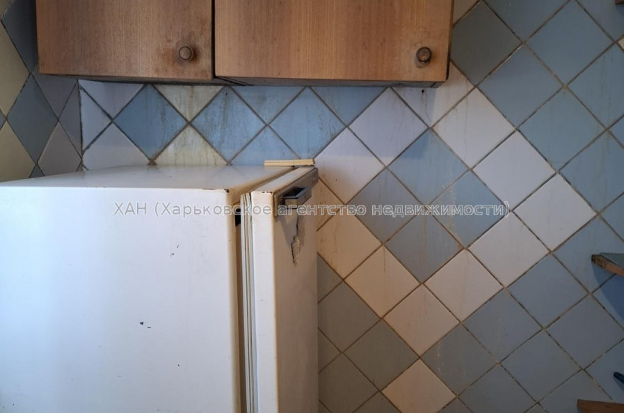 Продам квартиру, Гвардейцев Широнинцев ул. , 2  ком., 46 м², без ремонта 