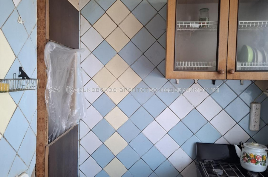 Продам квартиру, Гвардейцев Широнинцев ул. , 2  ком., 46 м², без ремонта 