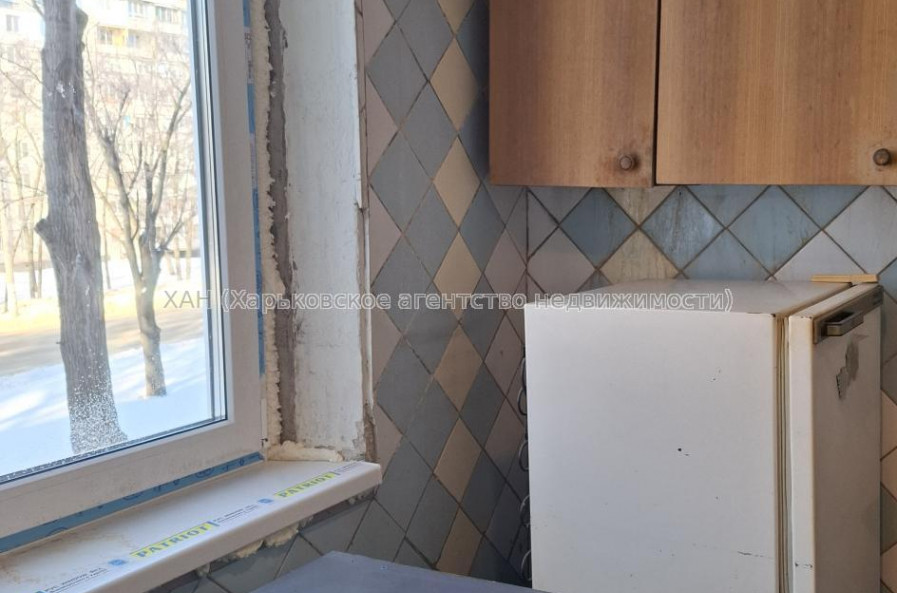 Продам квартиру, Гвардейцев Широнинцев ул. , 2  ком., 46 м², без ремонта 