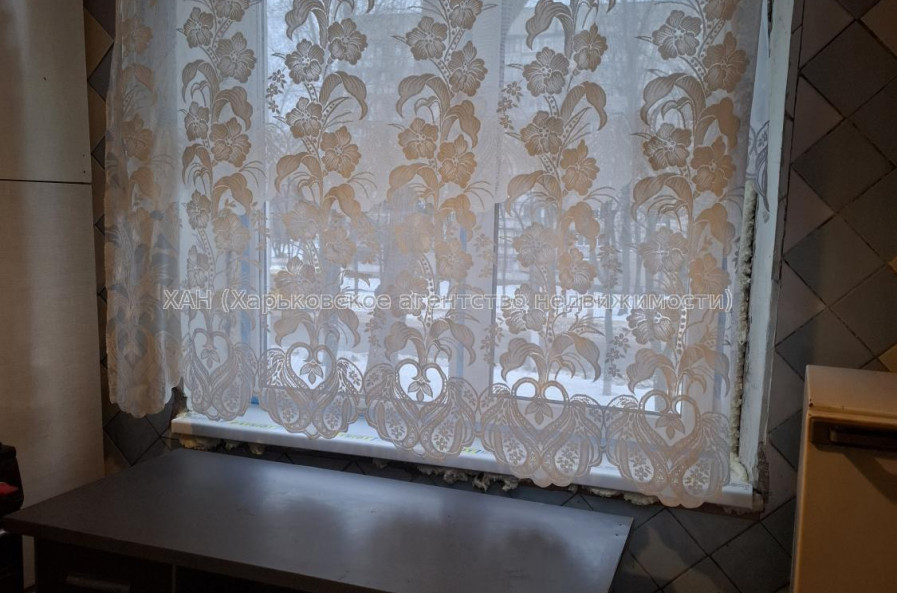 Продам квартиру, Гвардейцев Широнинцев ул. , 2  ком., 46 м², без ремонта 