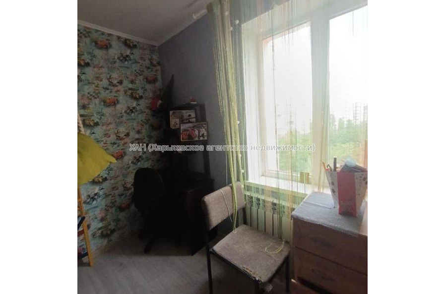 Продам квартиру, Роганская ул. , 2 кім., 60 м², капитальный ремонт 