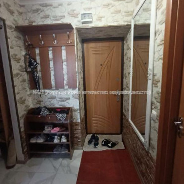 Продам квартиру, Роганская ул. , 2 кім., 60 м², капитальный ремонт 